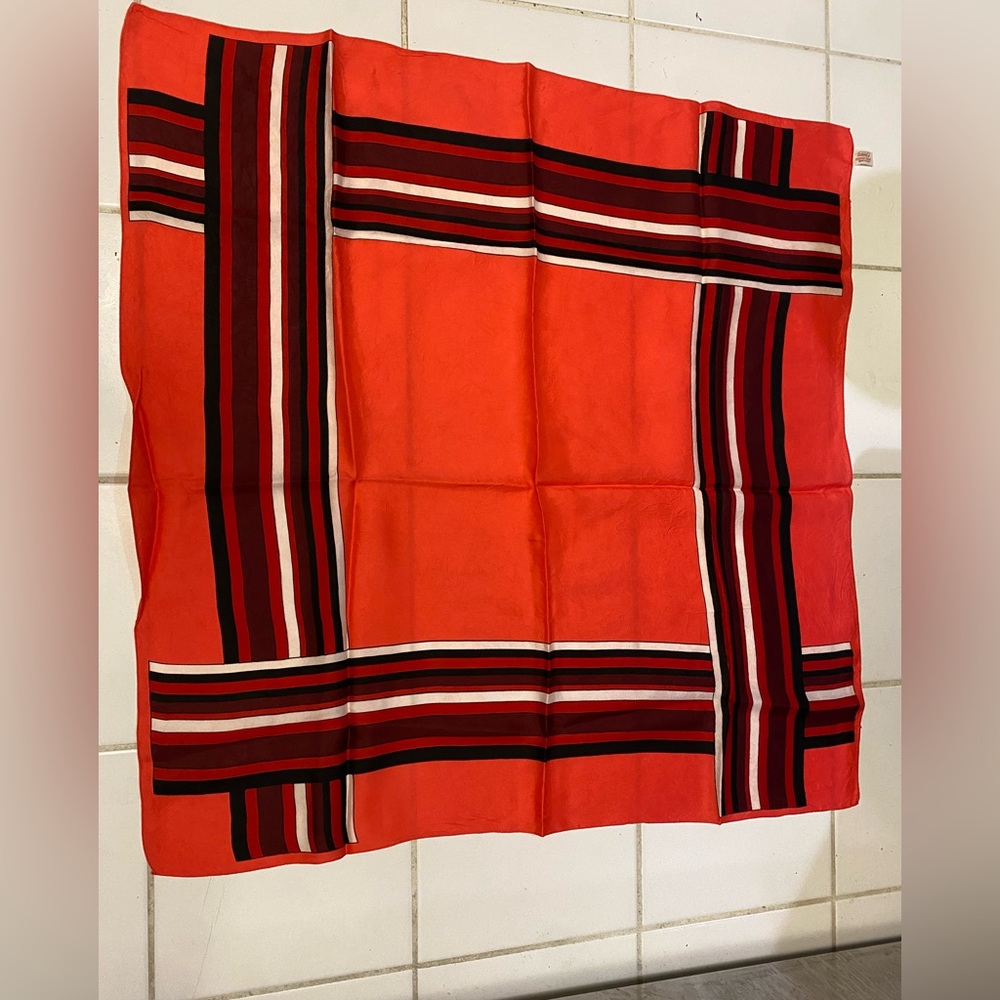 Marks and Spencer geometric pattern